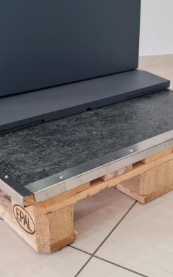 Outdoor Display Stele Mietgerät Plug&Play mit Kantenschutz Edelstahl